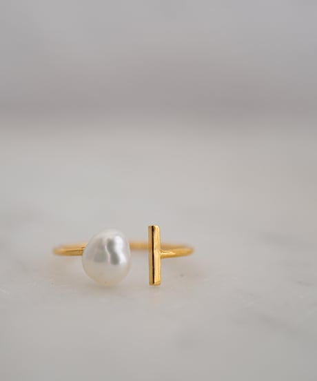 Poppy T ring
