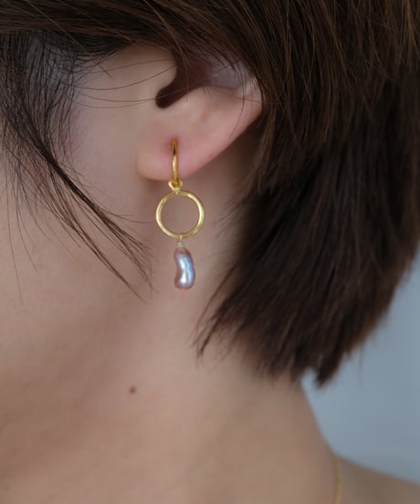 Mauve circle earring
