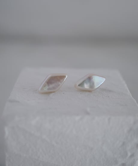 Diamond stud pierce