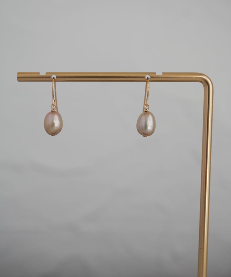 Egg Bronze hook pierce | AURA