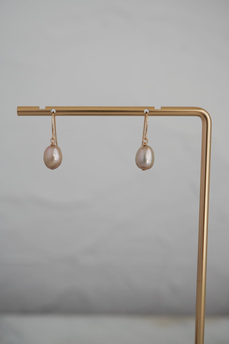 Egg Bronze hook pierce | AURA