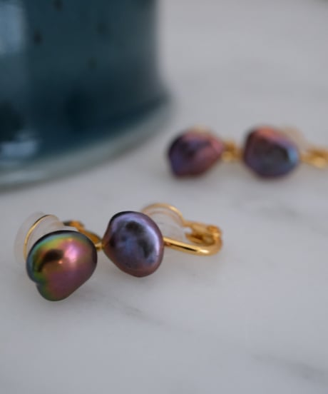 Marron stud earring