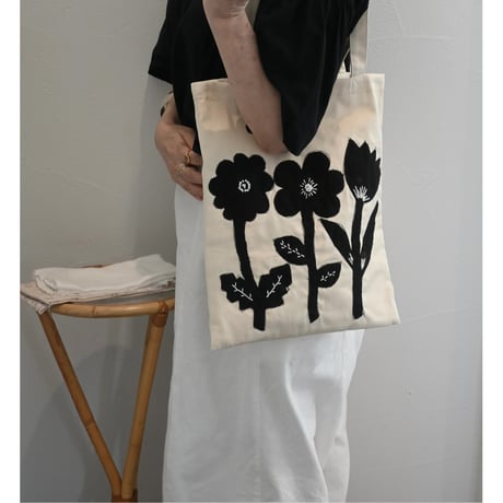 raha flower applique bag