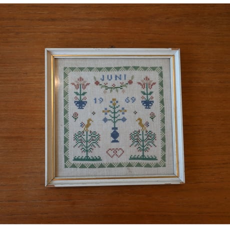 Vintage danish fremme emboridery tapestry ’June’