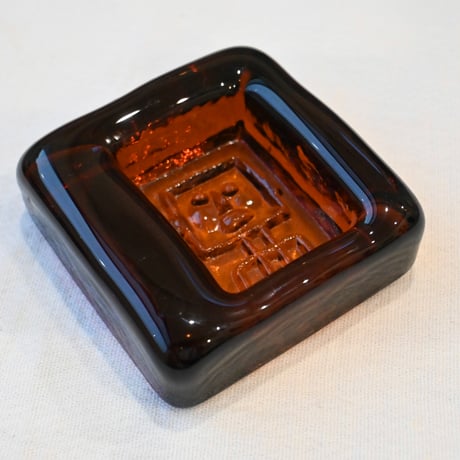 Erik Höglund square ashtray robbot