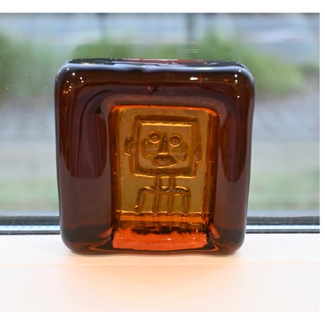 Erik Höglund square ashtray robbot