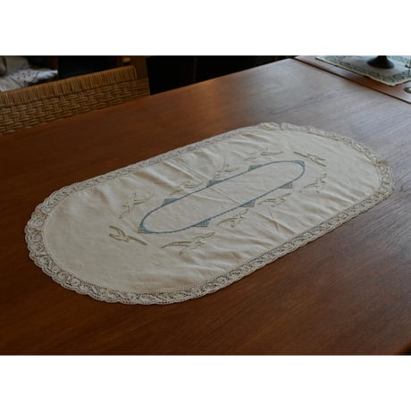 vintage  table runner with seagull motif