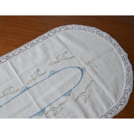 vintage  table runner with seagull motif