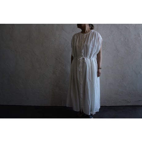 TINY FRILL NO SLEEVE GATHER DRESS / GAUZE#