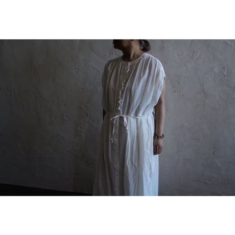 TINY FRILL NO SLEEVE GATHER DRESS / GAUZE#