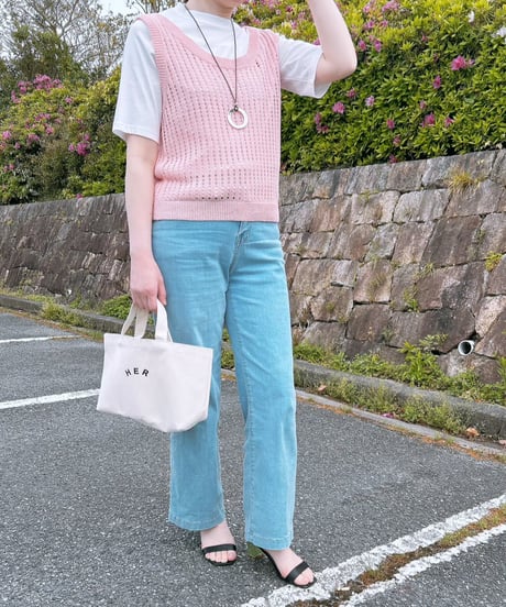 透かし編みニットベスト・全3色(￥6,490)