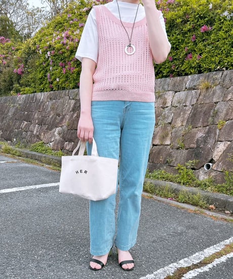 透かし編みニットベスト・全3色(￥6,490)