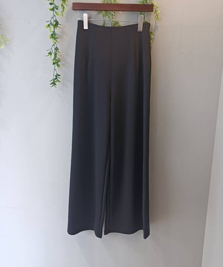 アクアスーティングロングワイドパンツ・全3色(￥10,780)