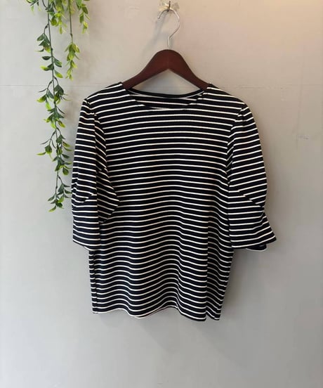 デザインスリーブボーダートップス・全2色(￥6,490)