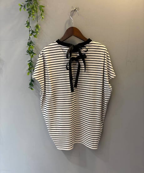 バックリボンボーダートップス・全2色(￥6,490)