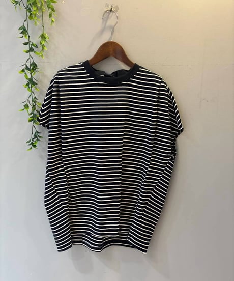 バックリボンボーダートップス・全2色(￥6,490)