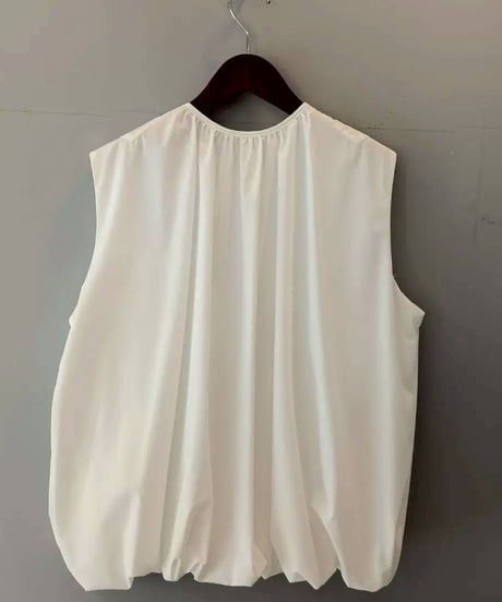 ノースリーブバルーンブラウス・全3色(￥8,690)
