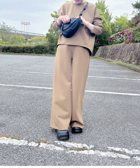 アクアスーティングロングワイドパンツ・全3色(￥10,780)