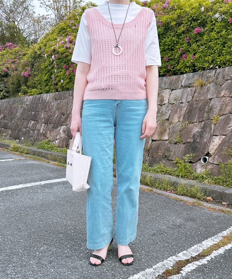 透かし編みニットベスト・全3色(￥6,490)