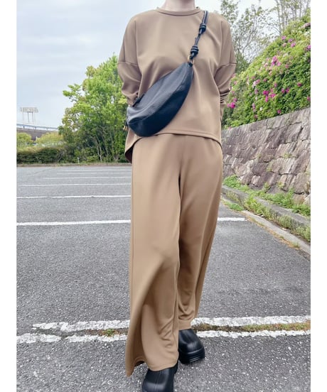 アクアスーティングロングワイドパンツ・全3色(￥10,780)