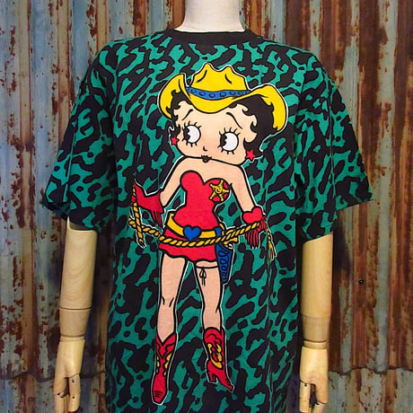 betty | STORES