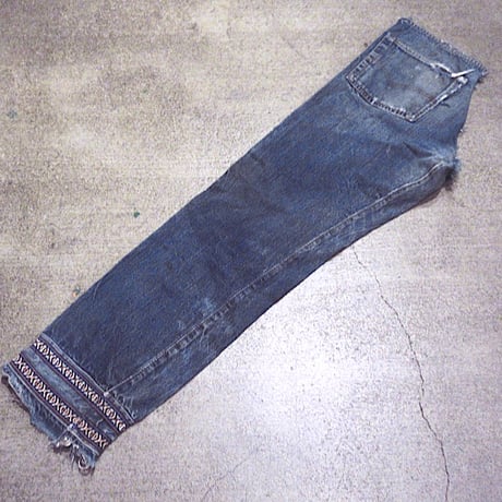 赤耳 | STORES