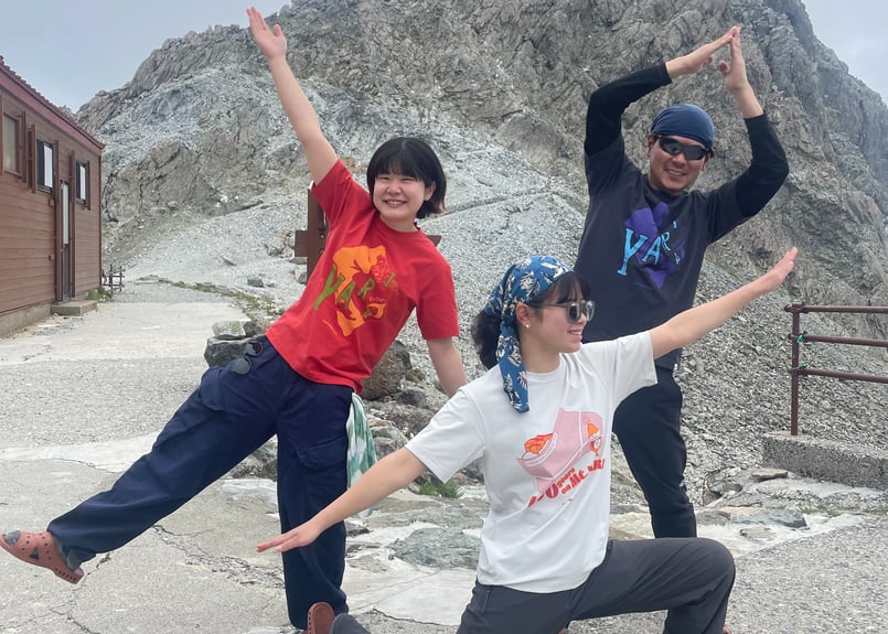 100周年柄】and wander × 鈴木ともこ コラボTシャツ | Yarigatake