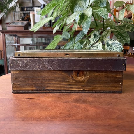 1930’s “JOHNSTON” ビスケット缶 ショーケース