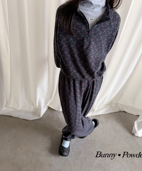 41[予約]bunny powder flower half zip