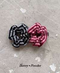 68[予約]bunny powder knit scrunchie