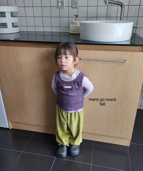 9[予約]merry go round kinder vest set