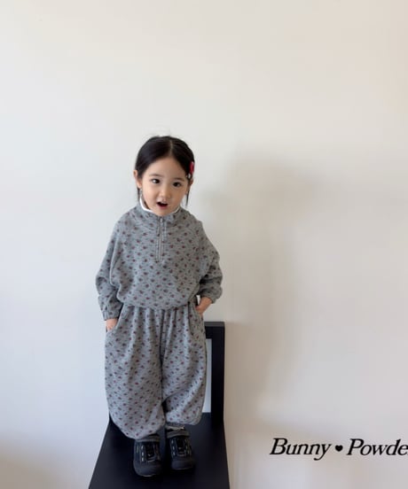 42[予約]bunny powder garden jogger