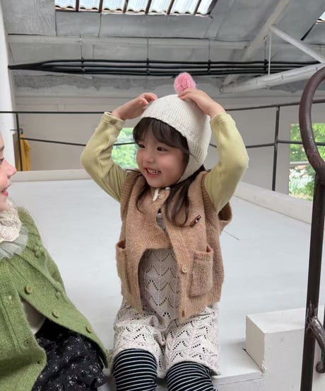 52[予約]aiai banana pocket knit vest