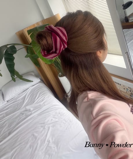 68[予約]bunny powder knit scrunchie