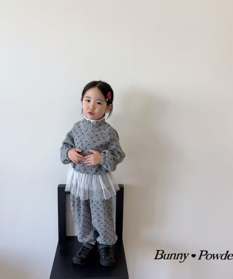 42[予約]bunny powder garden jogger