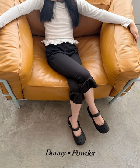 52[予約]bunny powder frill capri pants