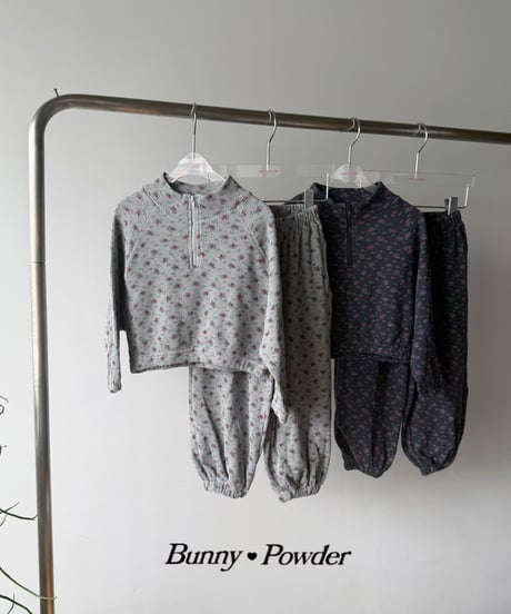 41[予約]bunny powder flower half zip
