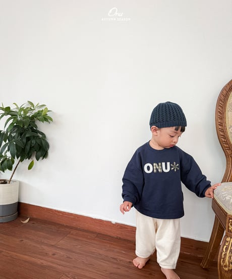 8[予約]onu embroidered patch tee