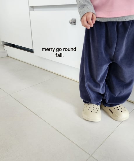15[予約]merry go round velour jogger pants