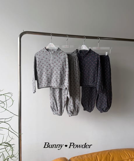 42[予約]bunny powder garden jogger