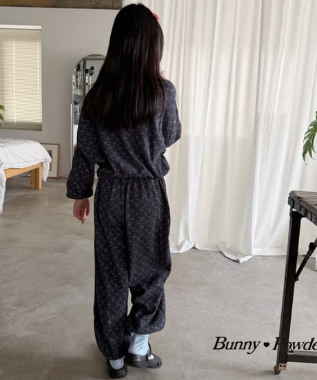 42[予約]bunny powder garden jogger