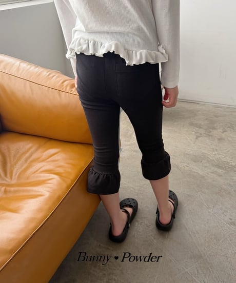 52[予約]bunny powder frill capri pants