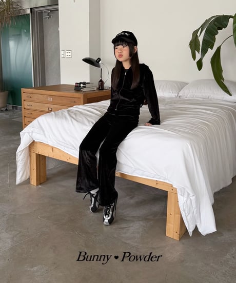 62[予約]bunny powder ash velvet pants
