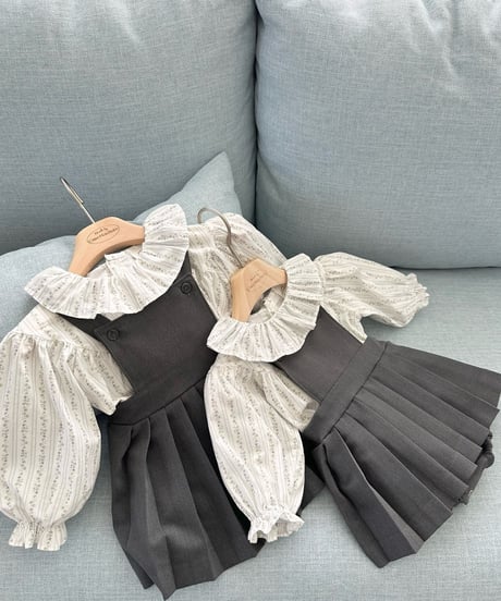 8[予約]monbebe louis pleated suspender suit