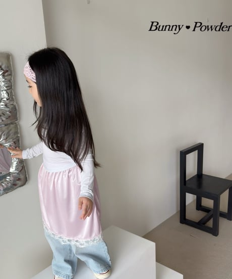 67[予約]bunny powder slim skirt