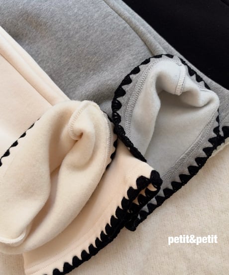 38[予約]petit&petit mellow embroidery flare pants