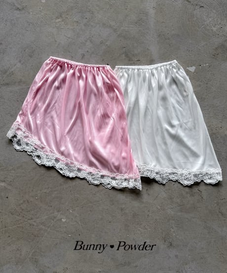 67[予約]bunny powder slim skirt