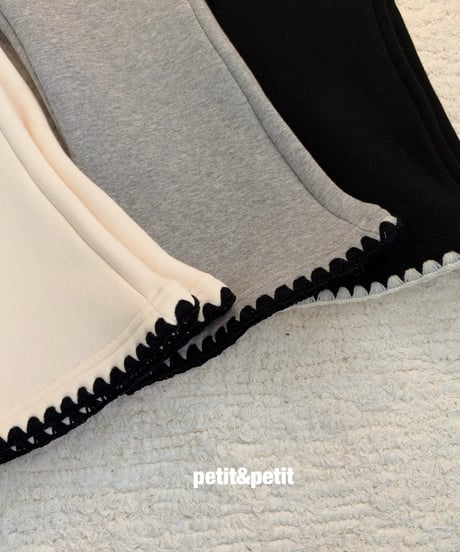 38[予約]petit&petit mellow embroidery flare pants