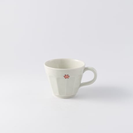 阿部春弥　白磁面取コーヒーカップ　バラ