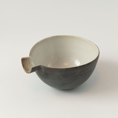 大村剛　白磁色絵片口A